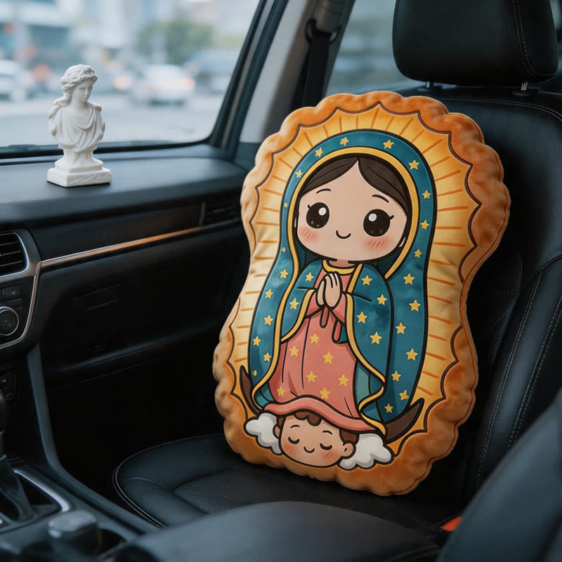 Christianartworkshop Niedliches Plüschkissen in Form einer Cartoonfigur der Jungfrau von Guadalupe: Gemütliche, vom Glauben inspirierte Wohndekoration - image 1