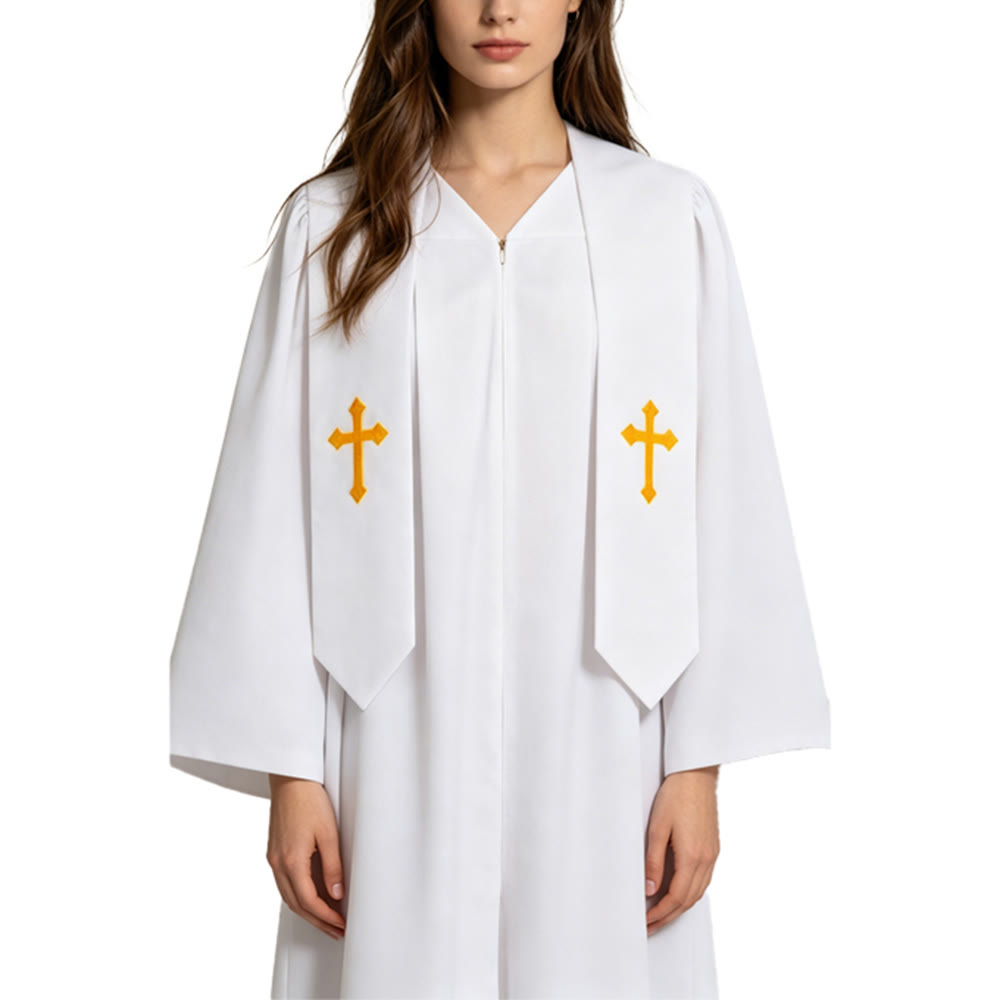 Elegante Priestergewänder in Schwarz und Weiß von Christianartworkshop : Detail mit goldenem Kreuz - image 12