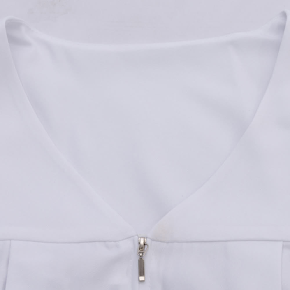 Elegante Priestergewänder in Schwarz und Weiß von Christianartworkshop : Detail mit goldenem Kreuz - image 7