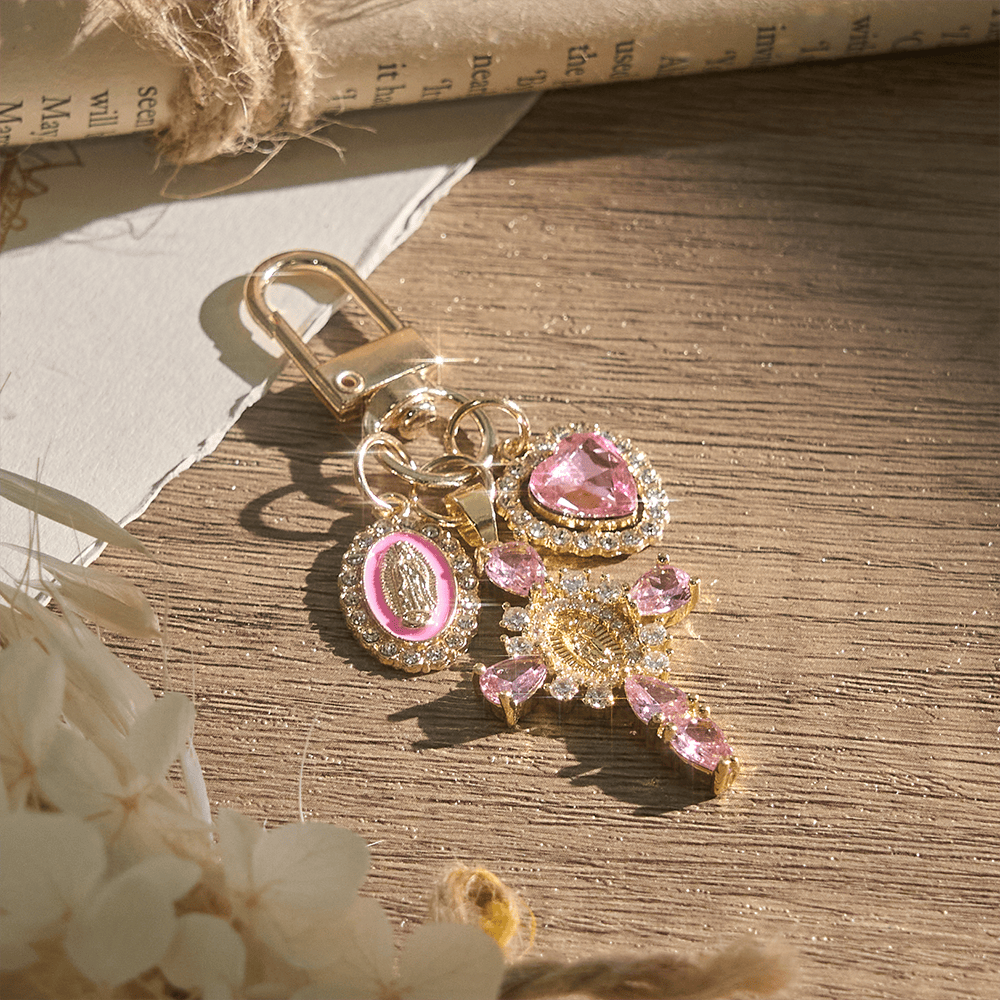 Christianartworkshop Schlüsselanhänger mit dem Kreuzherz der Jungfrau Maria: Handwerk und spirituelle Hingabe vereint - Rosa - image 8