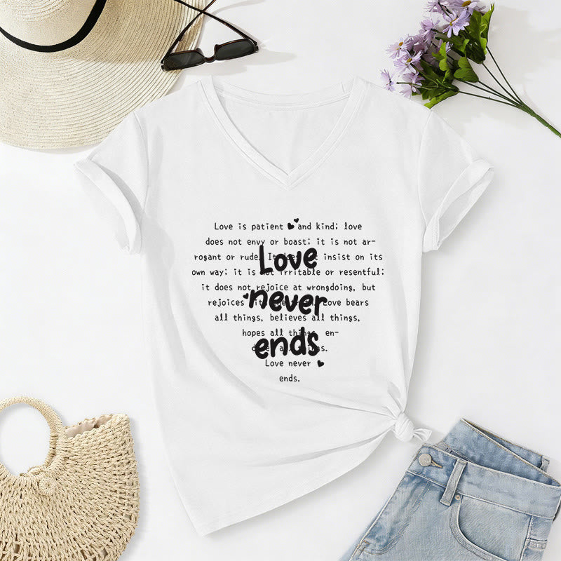Christianartworkshop Lässiges T-Shirt mit V-Ausschnitt und Bibelvers „Die Liebe endet nie“ - Weiß - 2XL - image 6