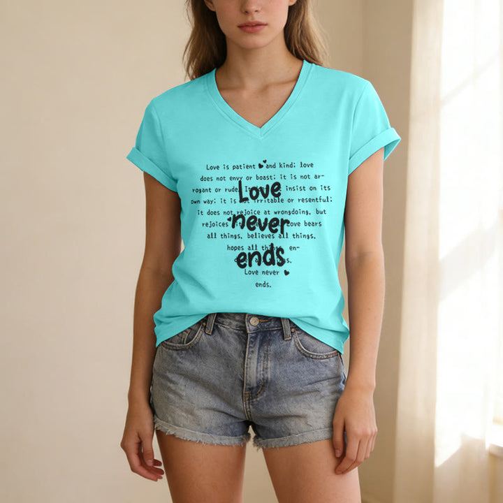 Christianartworkshop Lässiges T-Shirt mit V-Ausschnitt und Bibelvers „Die Liebe endet nie“ - image 9