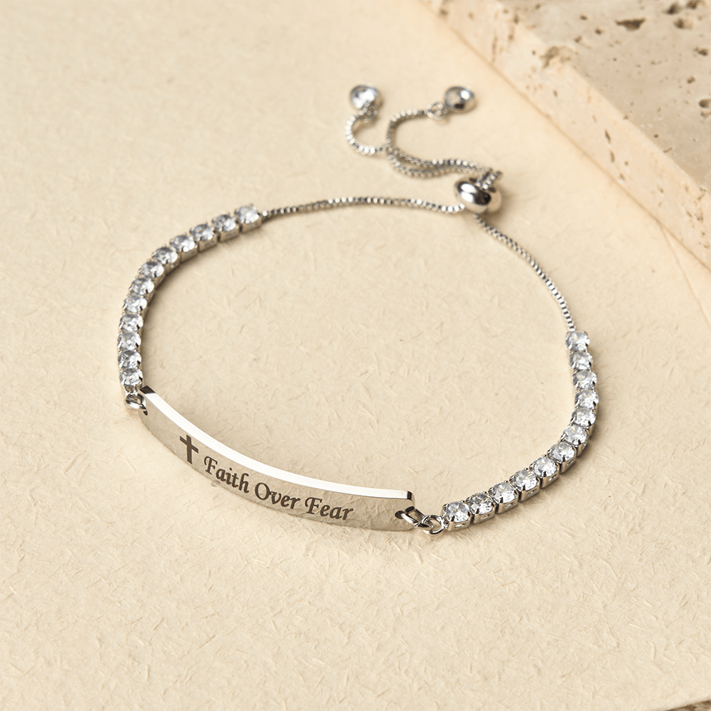 Christianartworkshop Vierfarbiges Metallarmband mit eingravierter Aufschrift „Glaube statt Angst“ - Silber - Glaube - image 4