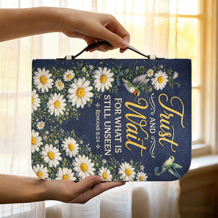 Christianartworkshop Vertrauen und Geduld (Römer 8,24) – Bibelcover mit Gänseblümchen und Kolibri - image 14