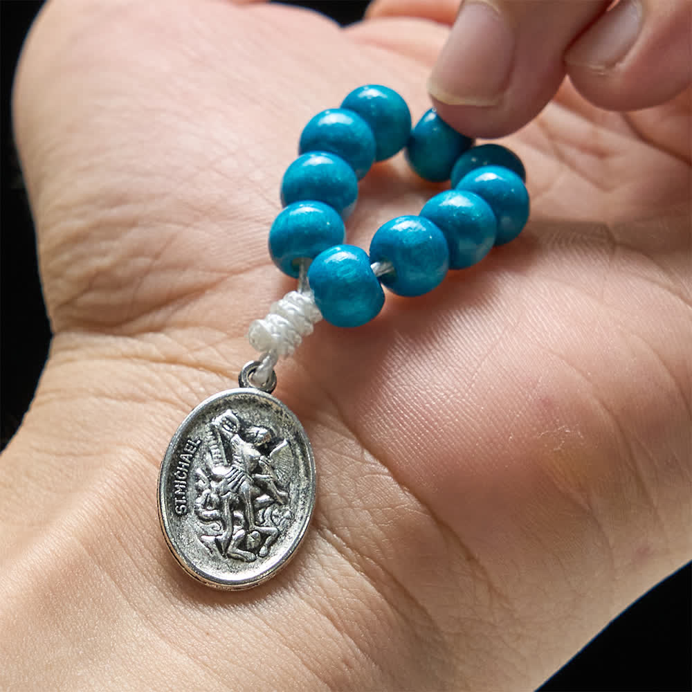 Christianartworkshop Fingerrosenkranz aus blau gefärbtem Ahornholz mit Schutz des Heiligen Michael - image 1