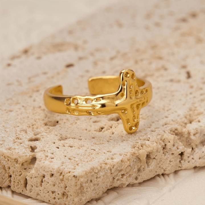 Christianartworkshop Andachtsring mit Kruzifix: Symbol der Erlösung und unerschütterlichen Glaubens - image 2
