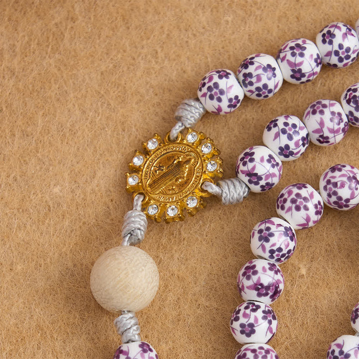 Christianartworkshop Rosenkranz aus violetter Keramik mit Blumenmuster und Kampferholz, verziert mit dem Kelch des Heiligen Benedikt und der Indian Historical Society (IHS). - image 5