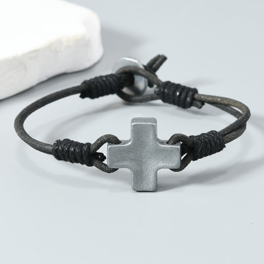 Christianartworkshop Antikes Metallkreuz an geflochtener Lederschnur: Ein Symbol unerschütterlichen Glaubens - Schwarz - image 5