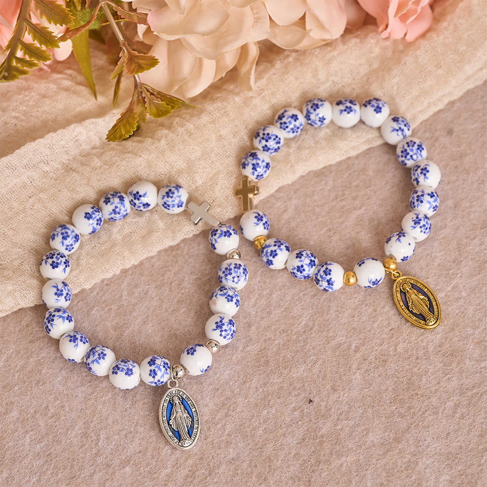 Christianartworkshop Vintage-Armband aus Keramikperlen mit Blumenmuster, Kreuz und Marienmedaille: Eine Erinnerung an die göttliche Gnade - image 1