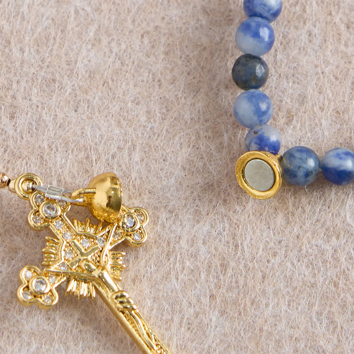 Magnetisches Rosenkranzarmband aus Erdbeerachat von Christianartworkshop : Symbol göttlicher Gnade und Reinheit - image 13