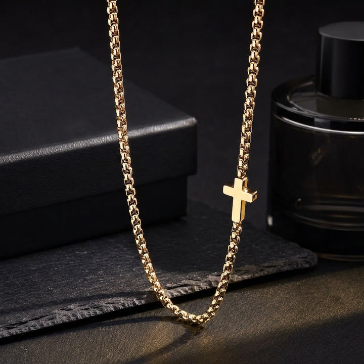 Christianartworkshop Elegante Edelstahl-Kreuzkette mit seitlichem Anhänger: Eine Erinnerung an göttliche Gnade - Golden - image 3