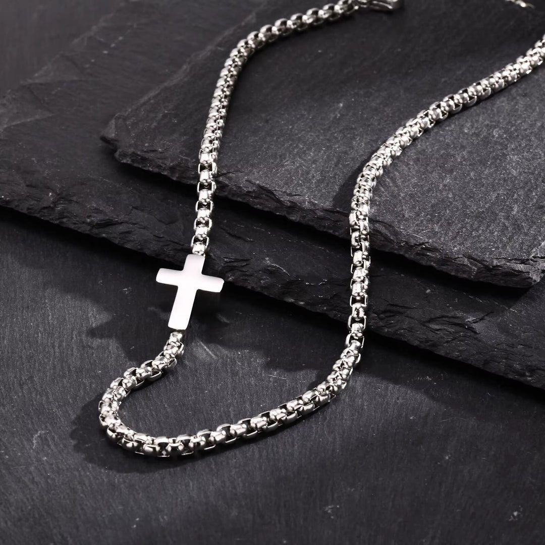 Christianartworkshop Elegante Edelstahl-Kreuzkette mit seitlichem Anhänger: Eine Erinnerung an göttliche Gnade - image 6