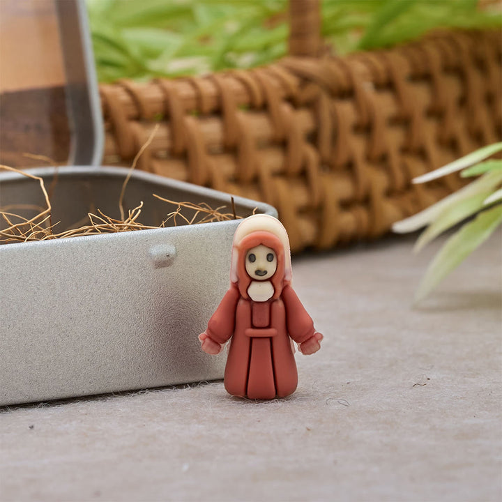 Christianartworkshop Krippenfiguren-Miniaturset mit tragbarer Blechdose: Ein Symbol der Weihnachtsgeschichte - image 2