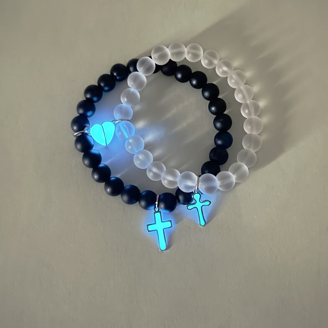 Christianartworkshop Leuchtende, farblich abgestimmte Perlenarmbänder mit magnetischem Herzverschluss: Ein Symbol für gemeinsamen Glauben und geteilte Liebe - image 1