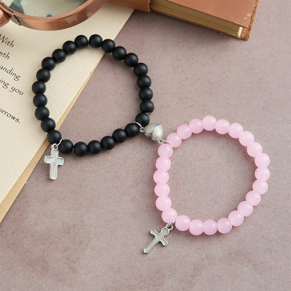 Christianartworkshop Leuchtende, farblich abgestimmte Perlenarmbänder mit magnetischem Herzverschluss: Ein Symbol für gemeinsamen Glauben und geteilte Liebe - image 13