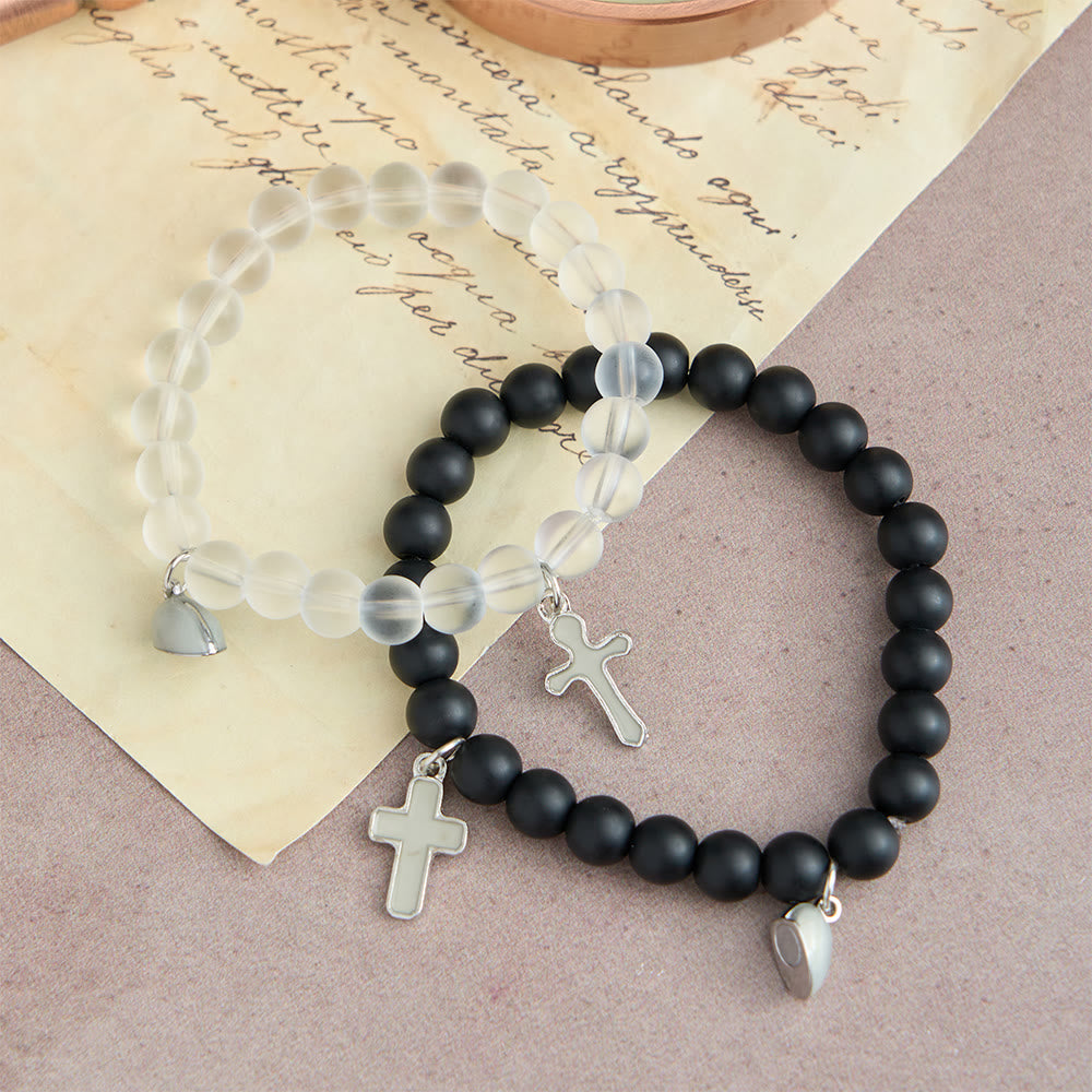 Christianartworkshop Leuchtende, farblich abgestimmte Perlenarmbänder mit magnetischem Herzverschluss: Ein Symbol für gemeinsamen Glauben und geteilte Liebe - image 2