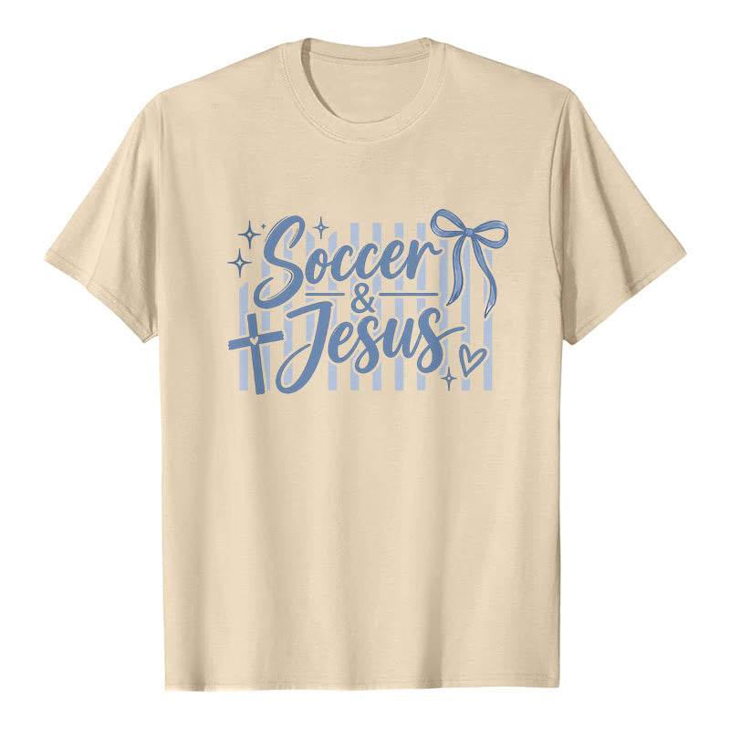 Christianartworkshop Fußball- und Jesus-Coquette-Style Premium-T-Shirt - Beige - 2XL - image 6