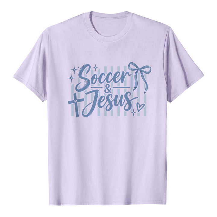 Christianartworkshop Fußball- und Jesus-Coquette-Style Premium-T-Shirt - Lila - 2XL - image 2