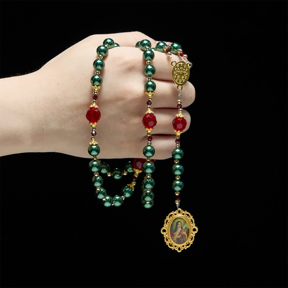 Christianartworkshop Vintage-Rosenkranz mit dunkelgrüner St.-Therese-Medaille und rubinroten Akzenten - image 1