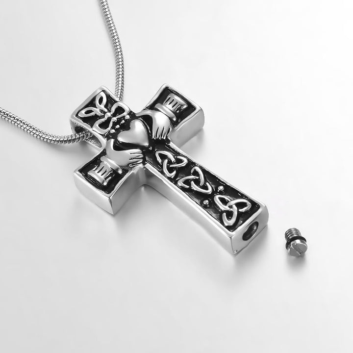 Christianartworkshop Claddagh-Knoten-Halskette mit christlichem Kreuz: Symbol göttlicher Liebe und treuer Hingabe - image 1