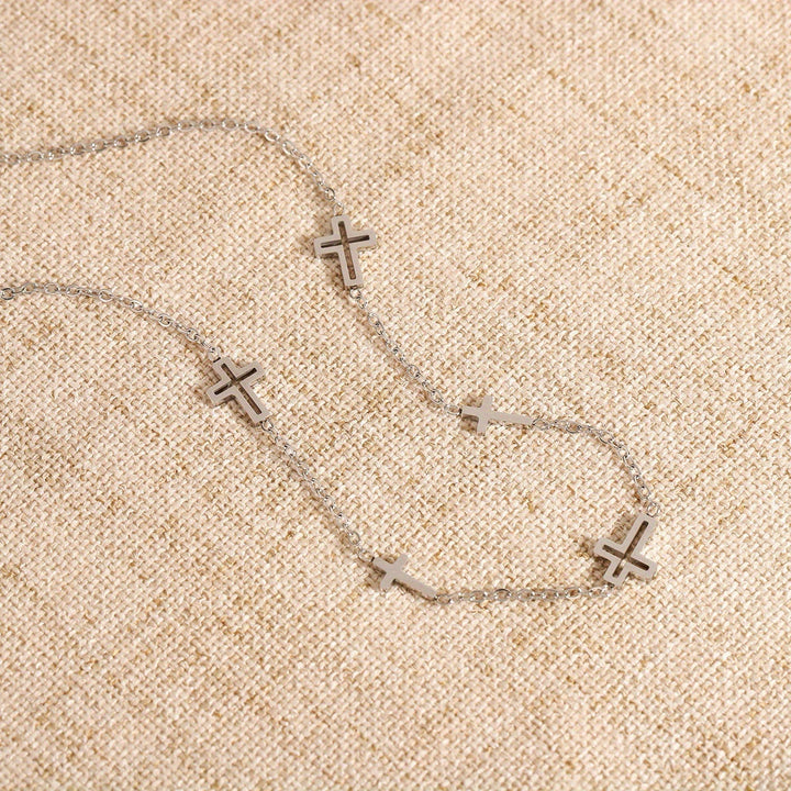 Christianartworkshop Zarte offene Kreuzkette: Ein Zeugnis sanfter Hingabe und ewiger christlicher Gnade - image 4