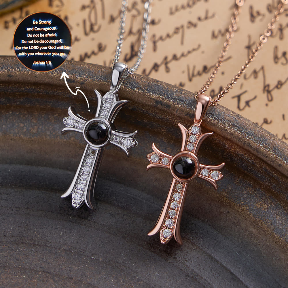 Christianartworkshop Kristallbesetzte Kreuzkette mit schwarzem Mittelstein: Ein Symbol göttlichen Lichts und zeitlosen Glaubens - image 1