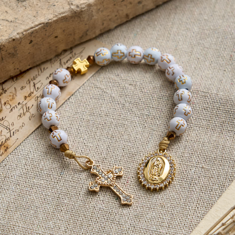 Christianartworkshop Rosenkranz mit weißem Kreuz und Perlen: Funkelnde Marienmedaille für reinen Glauben - image 2