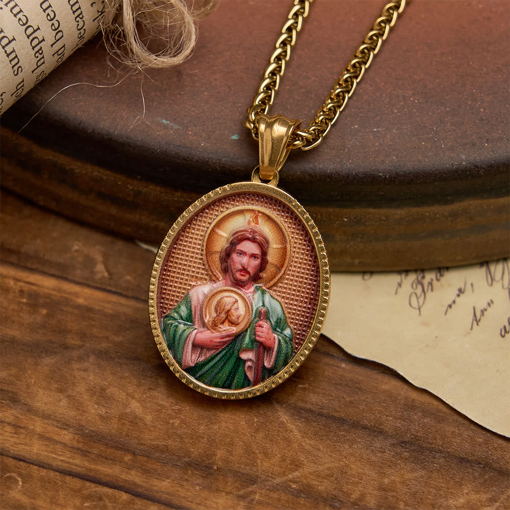 Christianartworkshop Elegante, emaillierte Halskette mit religiösem Porträt und Goldrahmen: Ein Symbol des Glaubens und des Schutzes - St. Jude - image 5