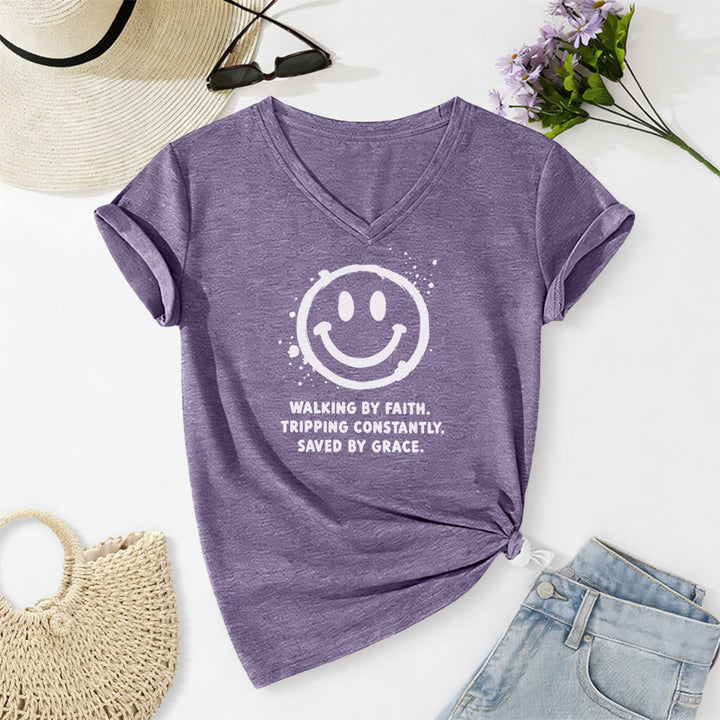 Christianartworkshop Lässiges T-Shirt mit V-Ausschnitt und Smiley-Print „Walking By Faith“ - Lila - 2XL - image 18