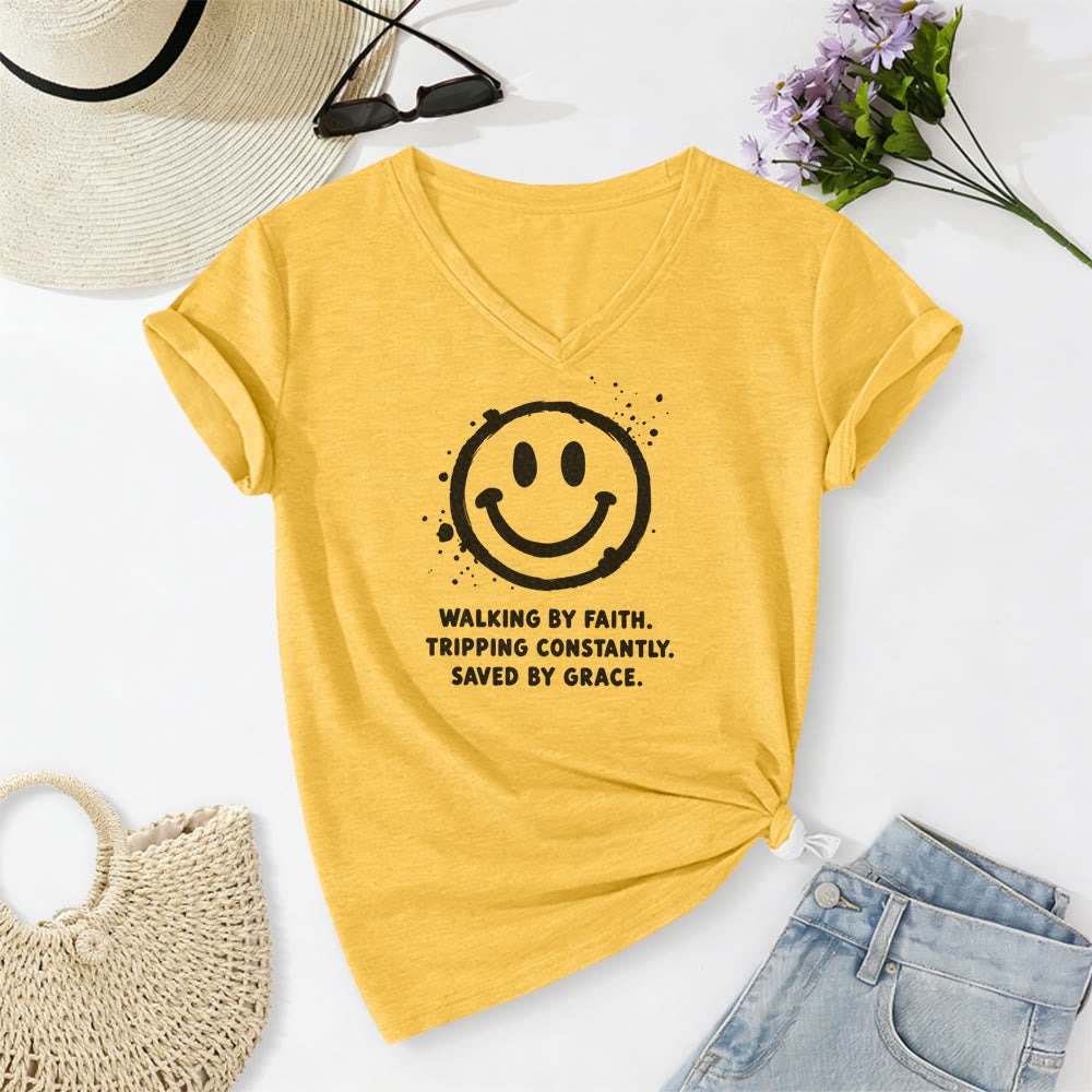 Christianartworkshop Lässiges T-Shirt mit V-Ausschnitt und Smiley-Print „Walking By Faith“ - Gelb - 2XL - image 4
