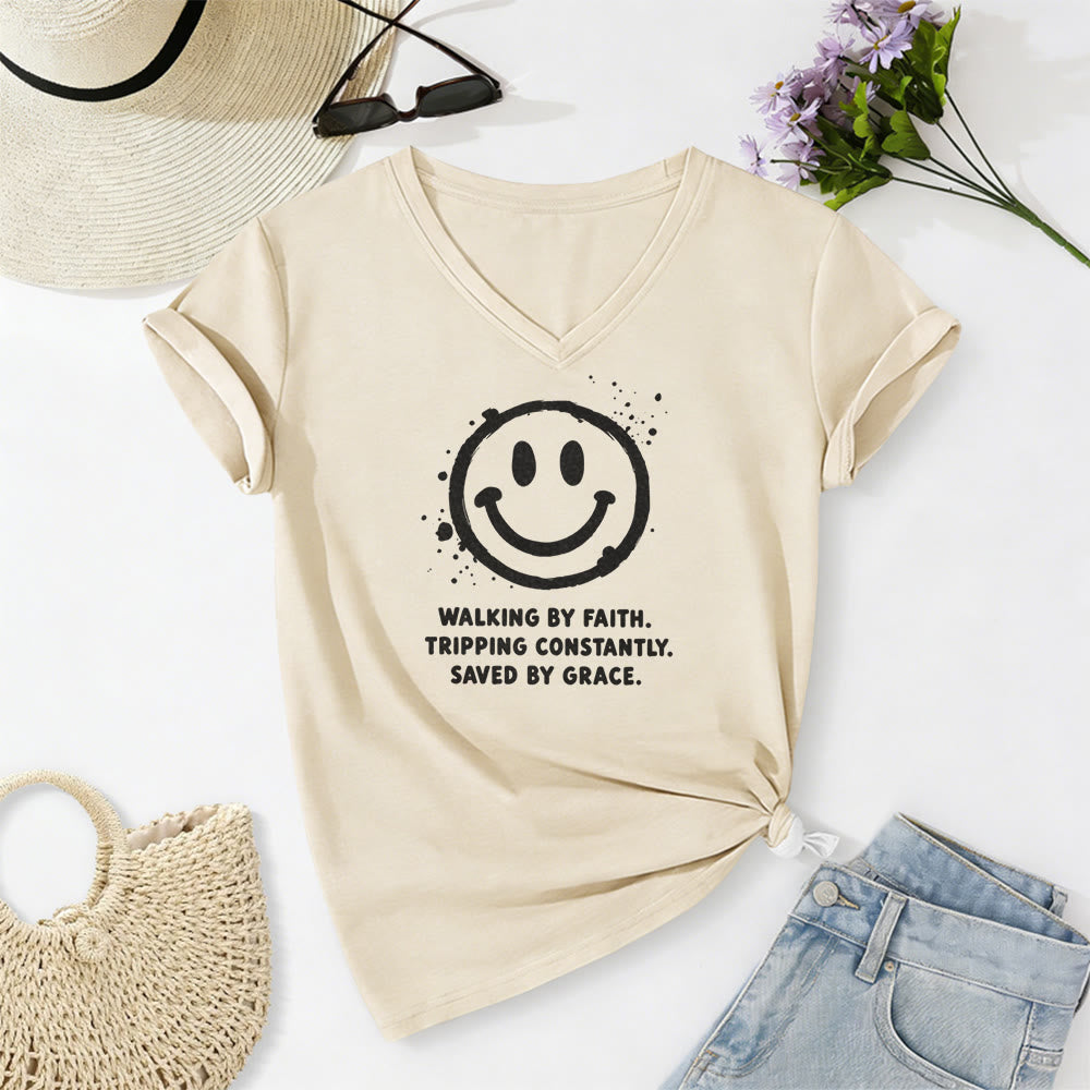 Christianartworkshop Lässiges T-Shirt mit V-Ausschnitt und Smiley-Print „Walking By Faith“ - Beige - 2XL - image 2