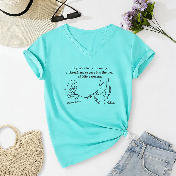 Christianartworkshop Saum seines Gewandes (Matthäus 9,20-22) – Bedrucktes, lässiges T-Shirt mit V-Ausschnitt - Himmelblau - 2XL - image 10