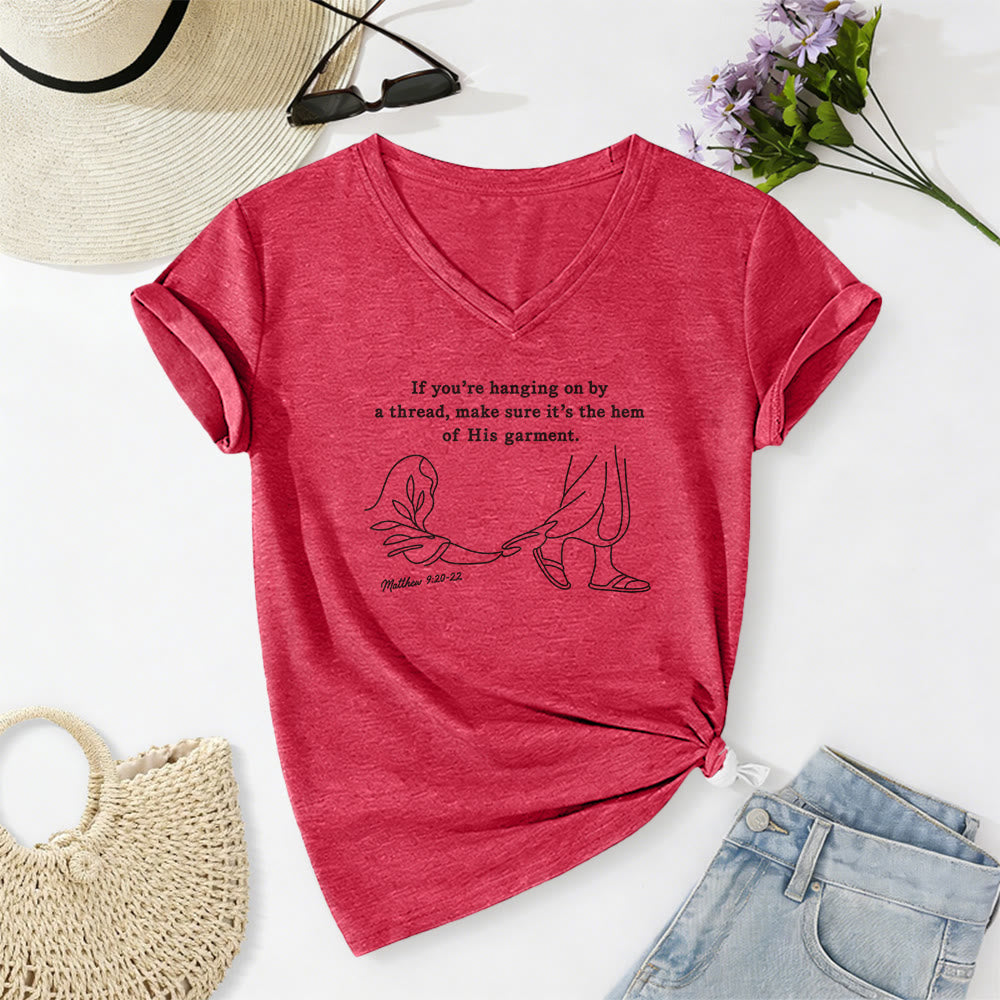 Christianartworkshop Saum seines Gewandes (Matthäus 9,20-22) – Bedrucktes, lässiges T-Shirt mit V-Ausschnitt - Rot - 2XL - image 22