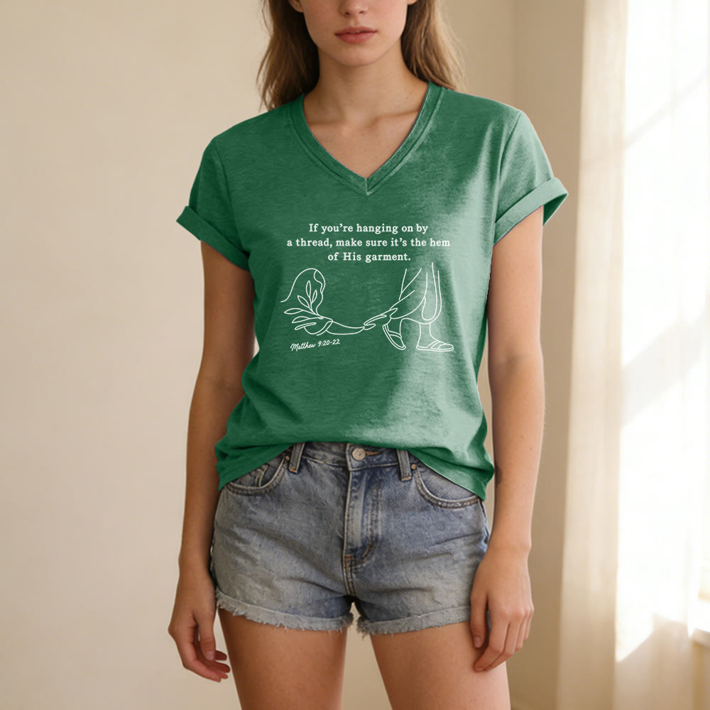 Christianartworkshop Saum seines Gewandes (Matthäus 9,20-22) – Bedrucktes, lässiges T-Shirt mit V-Ausschnitt - image 17
