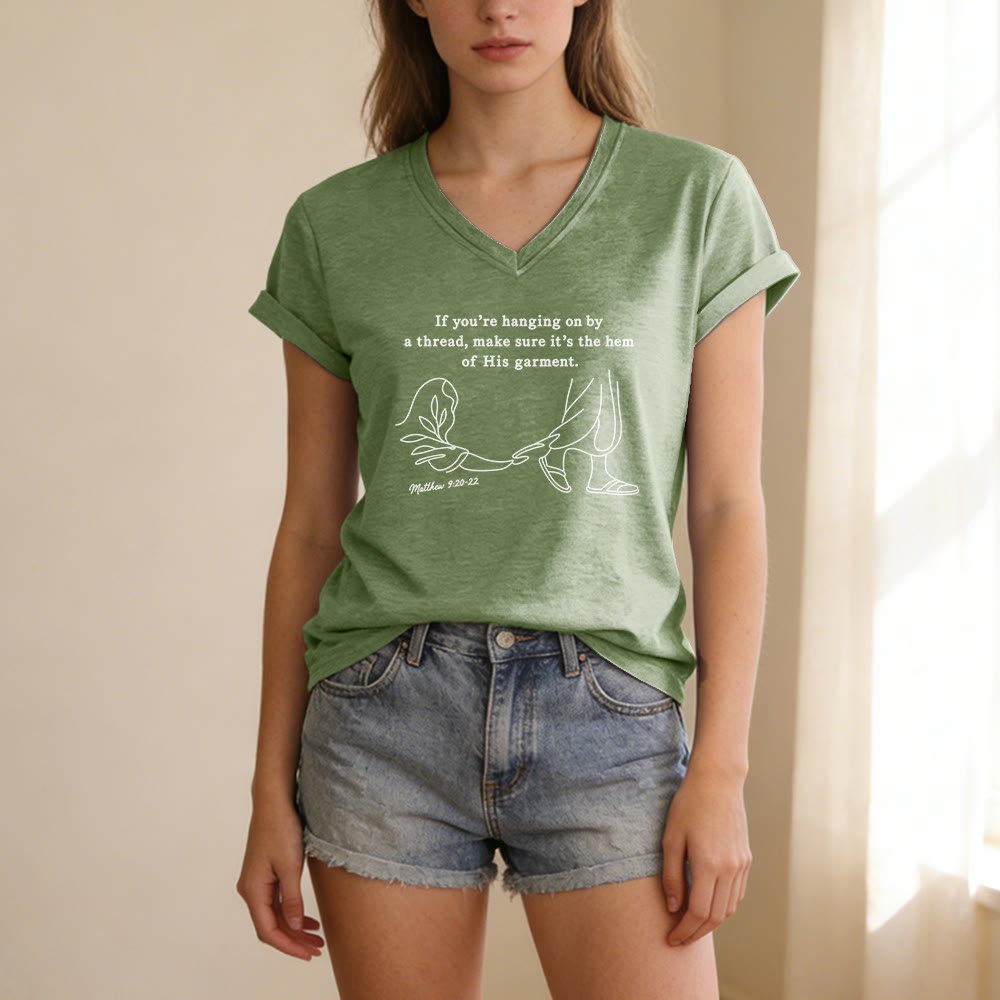 Christianartworkshop Saum seines Gewandes (Matthäus 9,20-22) – Bedrucktes, lässiges T-Shirt mit V-Ausschnitt - image 7