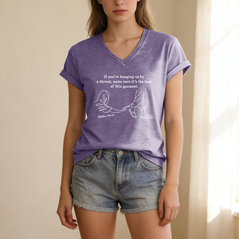 Christianartworkshop Saum seines Gewandes (Matthäus 9,20-22) – Bedrucktes, lässiges T-Shirt mit V-Ausschnitt - image 19