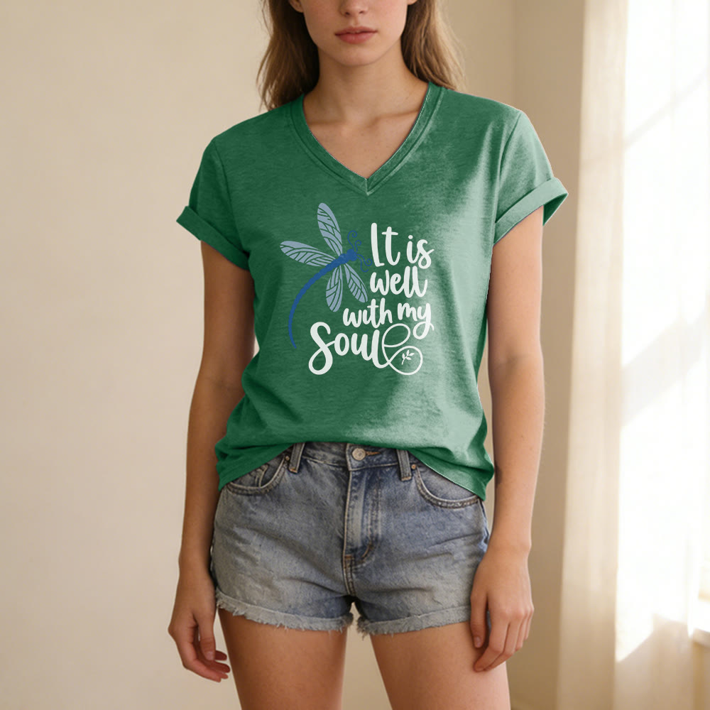 Christianartworkshop Lässiges T-Shirt mit Libellen-Kalligrafie-Print und V-Ausschnitt - image 15
