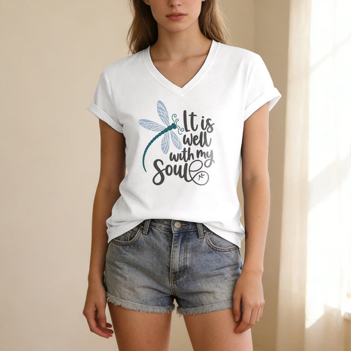 Christianartworkshop Lässiges T-Shirt mit Libellen-Kalligrafie-Print und V-Ausschnitt - image 7