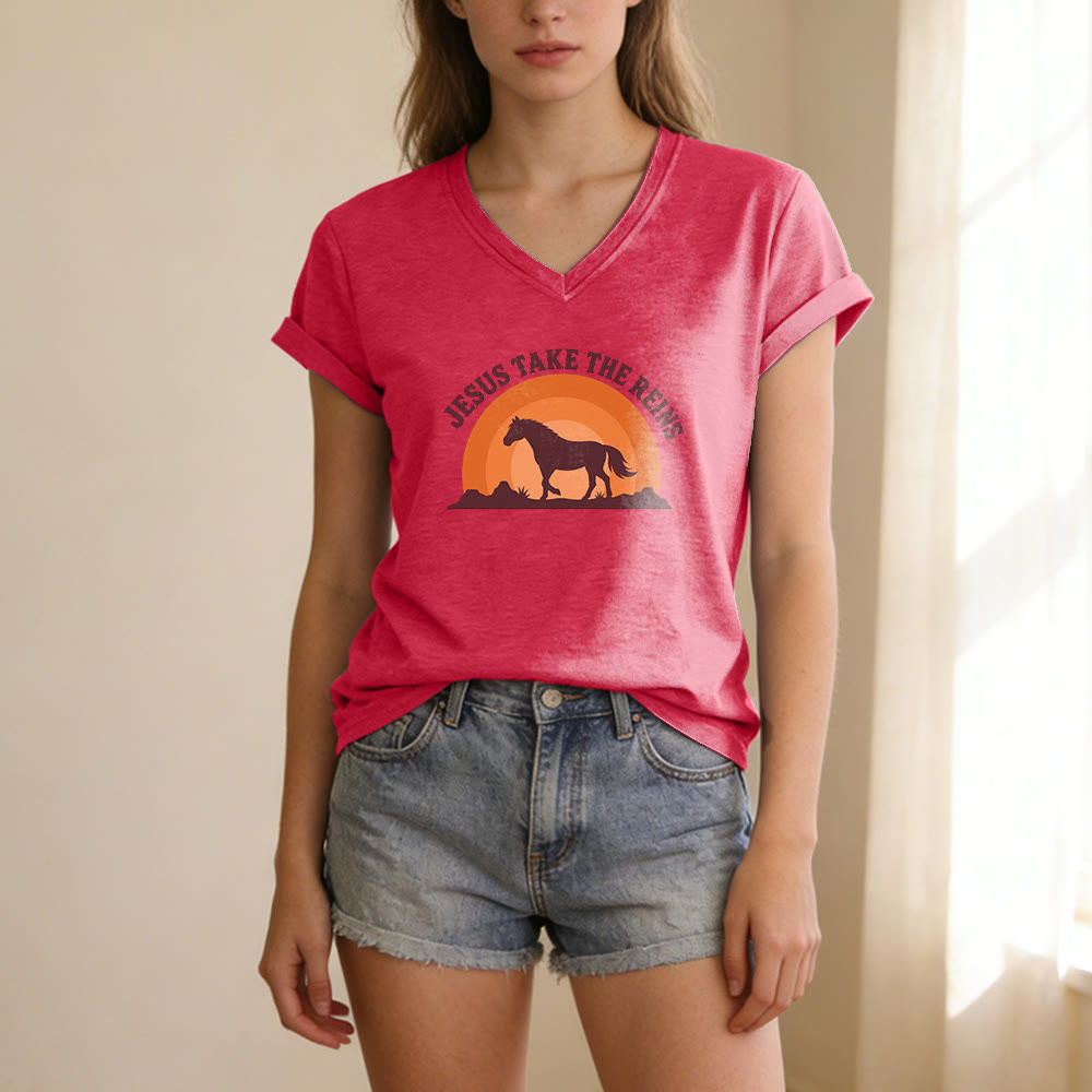 Christianartworkshop Lässiges T-Shirt mit V-Ausschnitt und Pferde-Sonnenuntergangsprint „Jesus Take The Reins“ - image 1