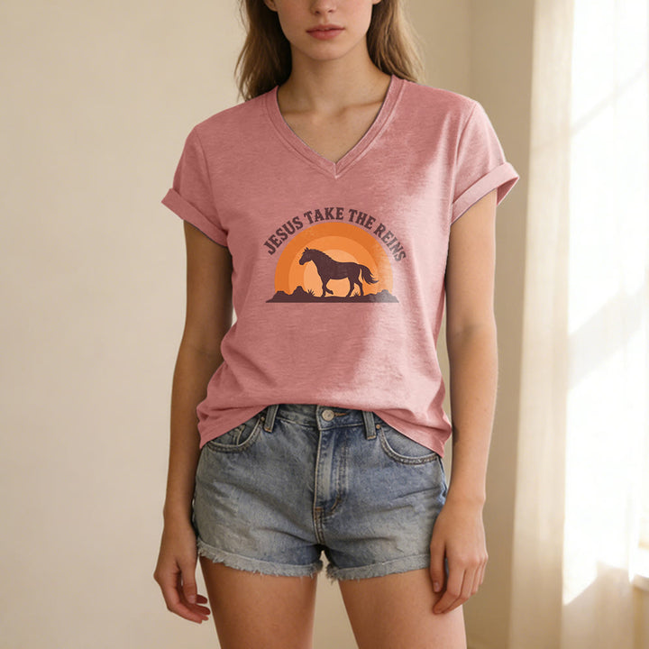 Christianartworkshop Lässiges T-Shirt mit V-Ausschnitt und Pferde-Sonnenuntergangsprint „Jesus Take The Reins“ - image 13