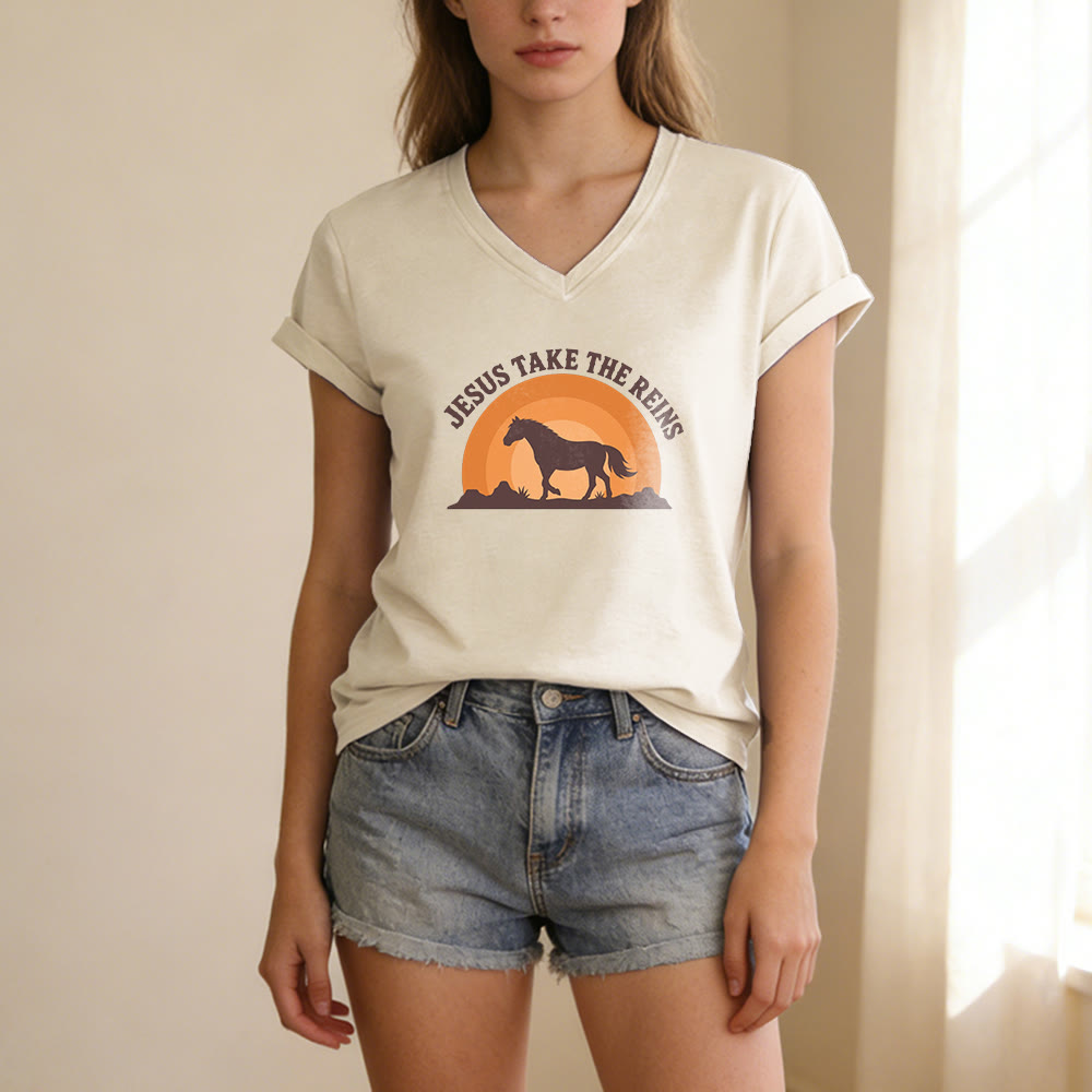 Christianartworkshop Lässiges T-Shirt mit V-Ausschnitt und Pferde-Sonnenuntergangsprint „Jesus Take The Reins“ - image 3