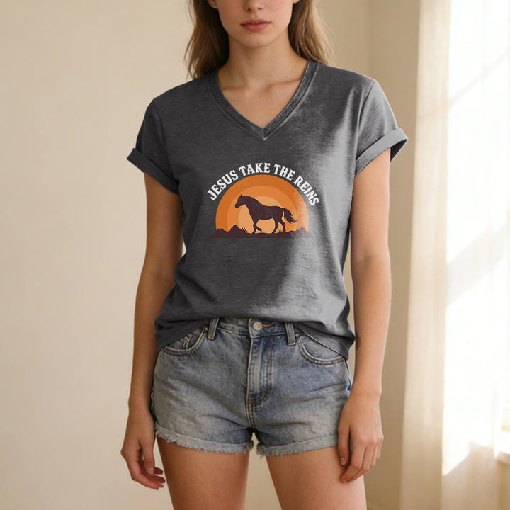 Christianartworkshop Lässiges T-Shirt mit V-Ausschnitt und Pferde-Sonnenuntergangsprint „Jesus Take The Reins“ - image 23