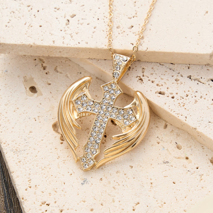 Christianartworkshop Goldfarbene Engelsflügel-Kreuz-Halskette mit Zirkonia-Steinen: Ein Symbol göttlichen Schutzes - image 2
