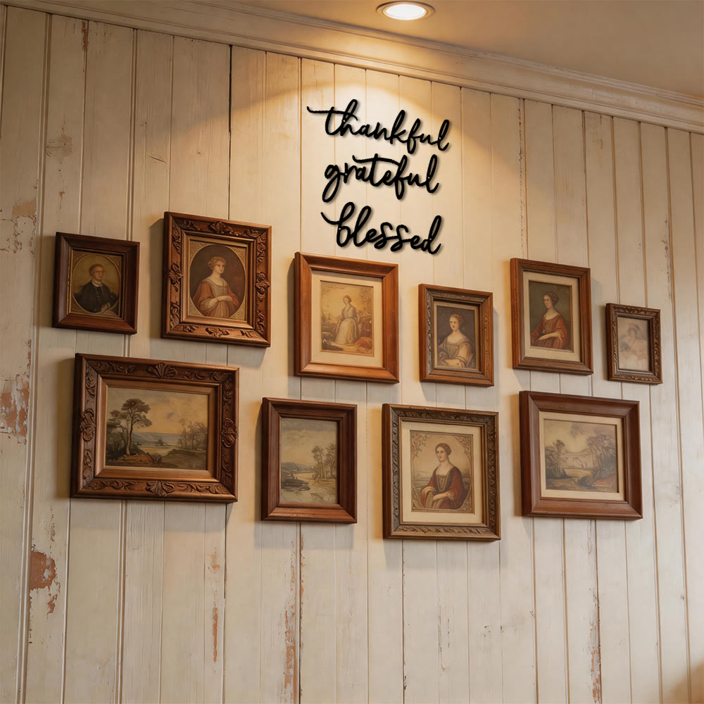 Christianartworkshop Moderner Wanddekor aus Metall mit der Aufschrift „Thankful Grateful Blessed“: Ein kraftvolles Zeichen der Dankbarkeit - image 2