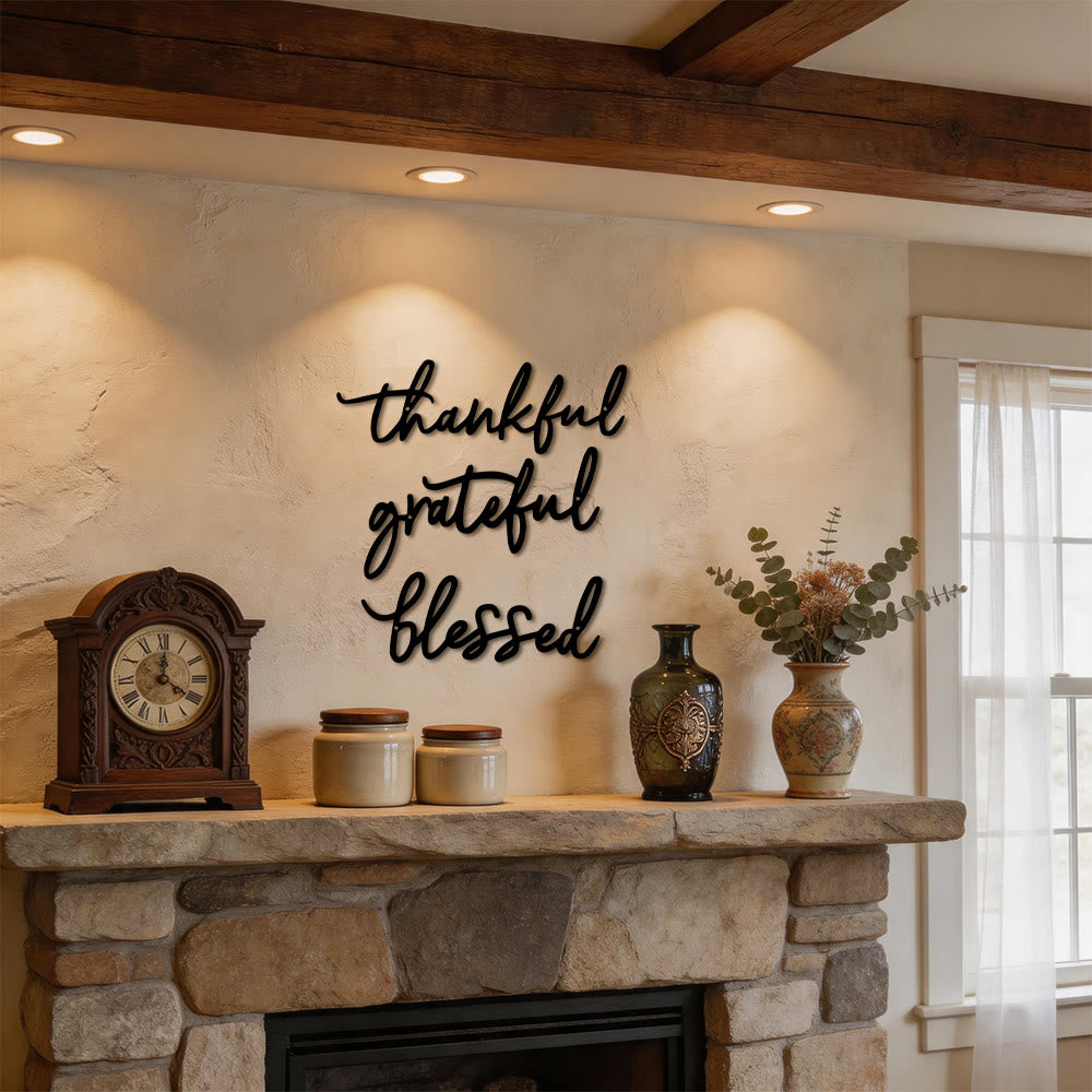 Christianartworkshop Moderner Wanddekor aus Metall mit der Aufschrift „Thankful Grateful Blessed“: Ein kraftvolles Zeichen der Dankbarkeit - image 4