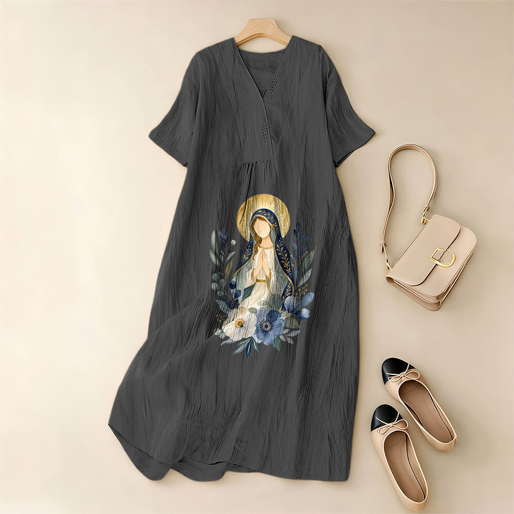 Christianartworkshop Gentle Our Lady Aquarell-Blumenakzent-V-Ausschnitt-Midikleid mit kurzen Ärmeln - image 9