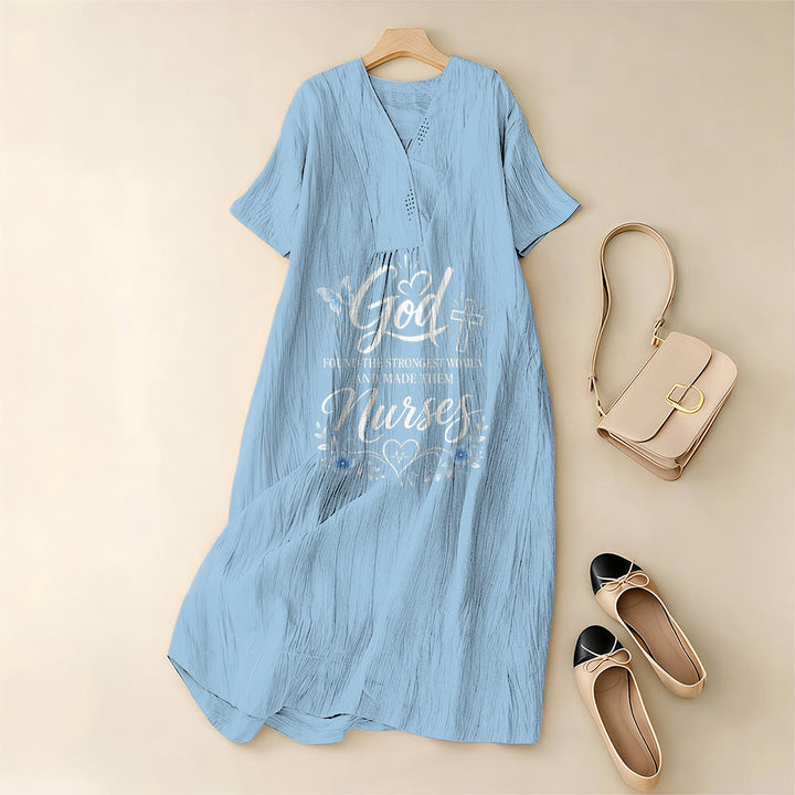 Christianartworkshop Gott fand die stärksten Frauen und machte sie zu Krankenschwestern. Inspirierendes Midikleid mit V-Ausschnitt und kurzen Ärmeln. - image 5