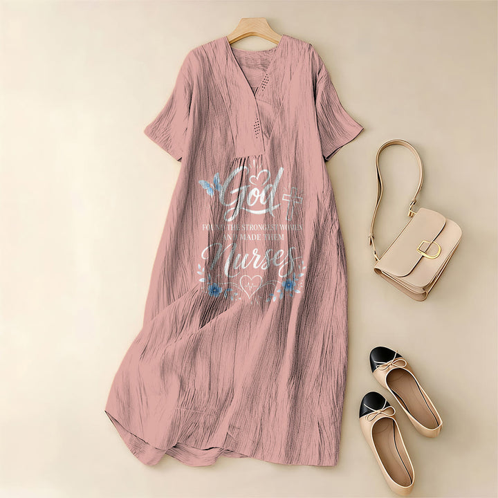 Christianartworkshop Gott fand die stärksten Frauen und machte sie zu Krankenschwestern. Inspirierendes Midikleid mit V-Ausschnitt und kurzen Ärmeln. - image 3