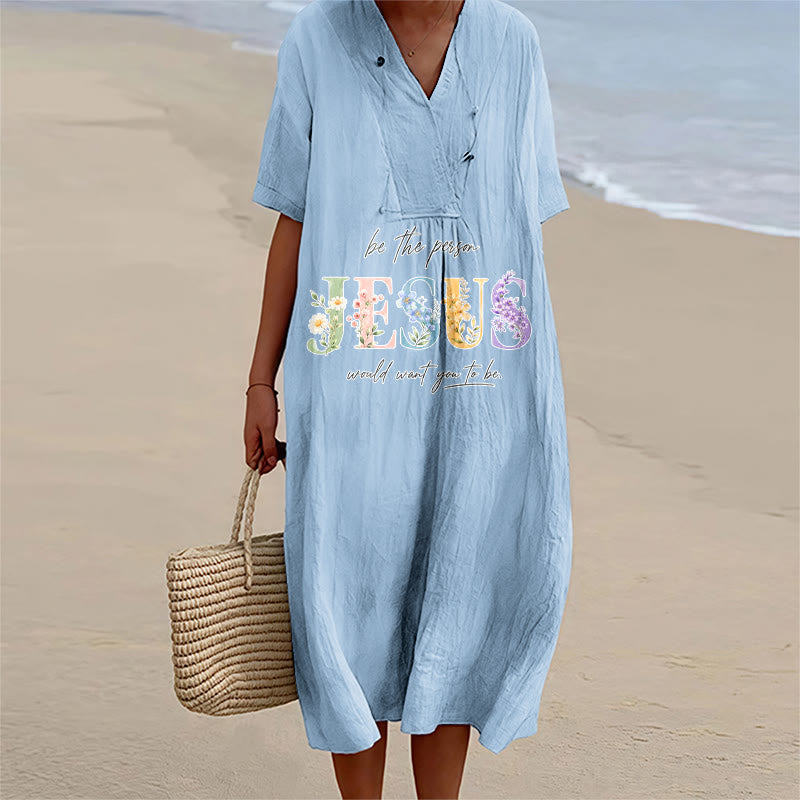 Christianartworkshop Sei die Person, die Jesus sich wünscht – Geblümtes Jesus-Midikleid mit V-Ausschnitt und kurzen Ärmeln - Blau - 4XL - image 0