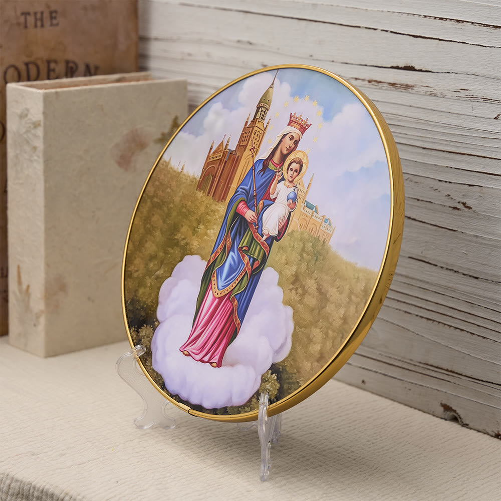 Christianartworkshop Tischornament Madonna mit Kind vor Kathedralenhintergrund und Goldrand: Ein Symbol marianischer Gnade - image 3